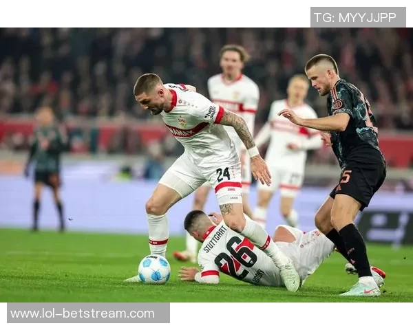 英超激战：里昂逆转AC米兰神扑瞬间引爆全场十大精彩进球回顾